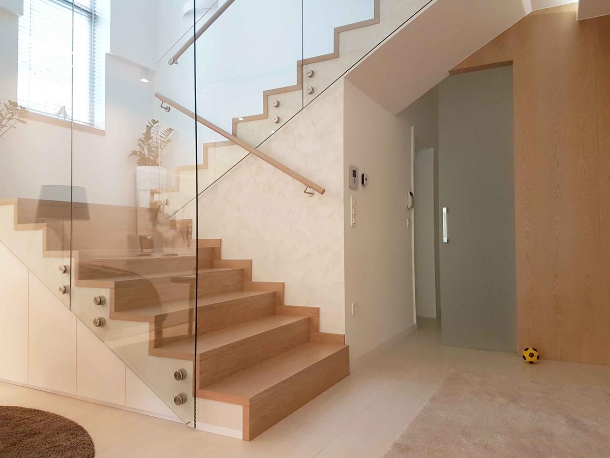 WENS DOOR - drevené schody